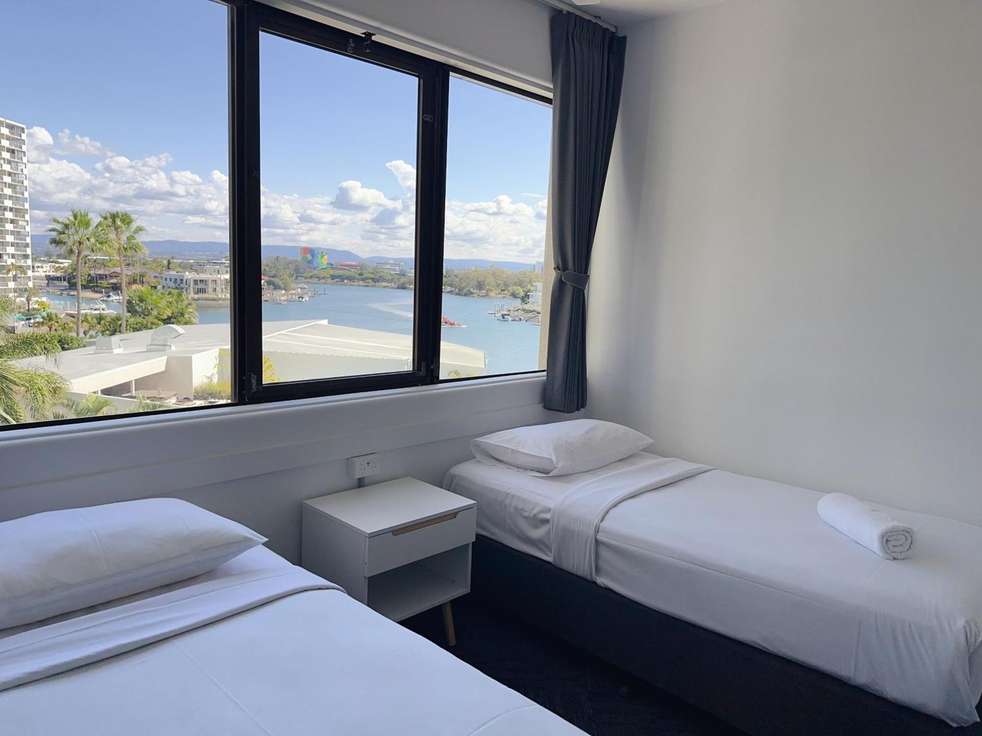 Tiki Hotel Apartments Surfers Paradise Gold Coast Szoba fotó