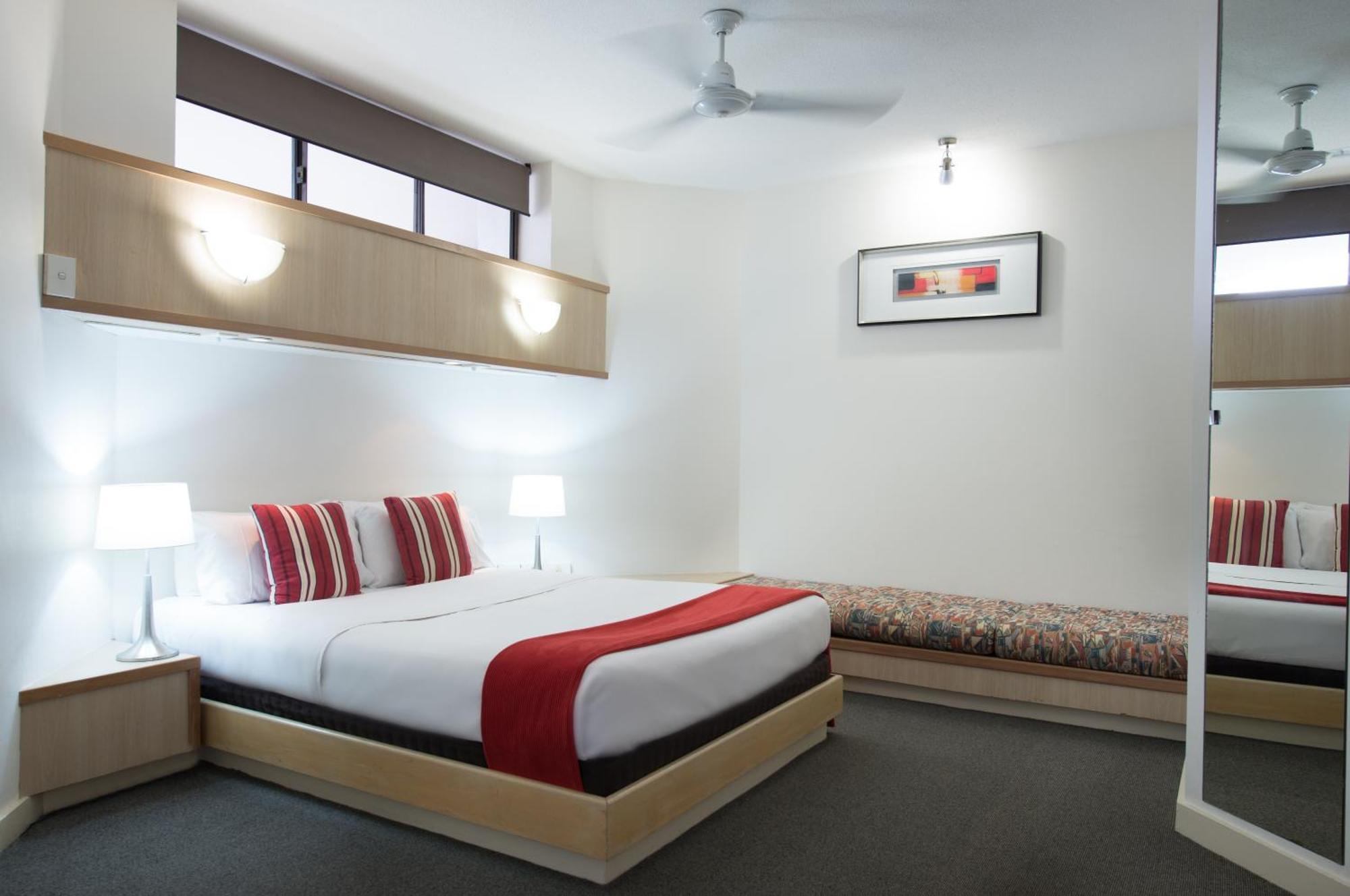 Tiki Hotel Apartments Surfers Paradise Gold Coast Kültér fotó