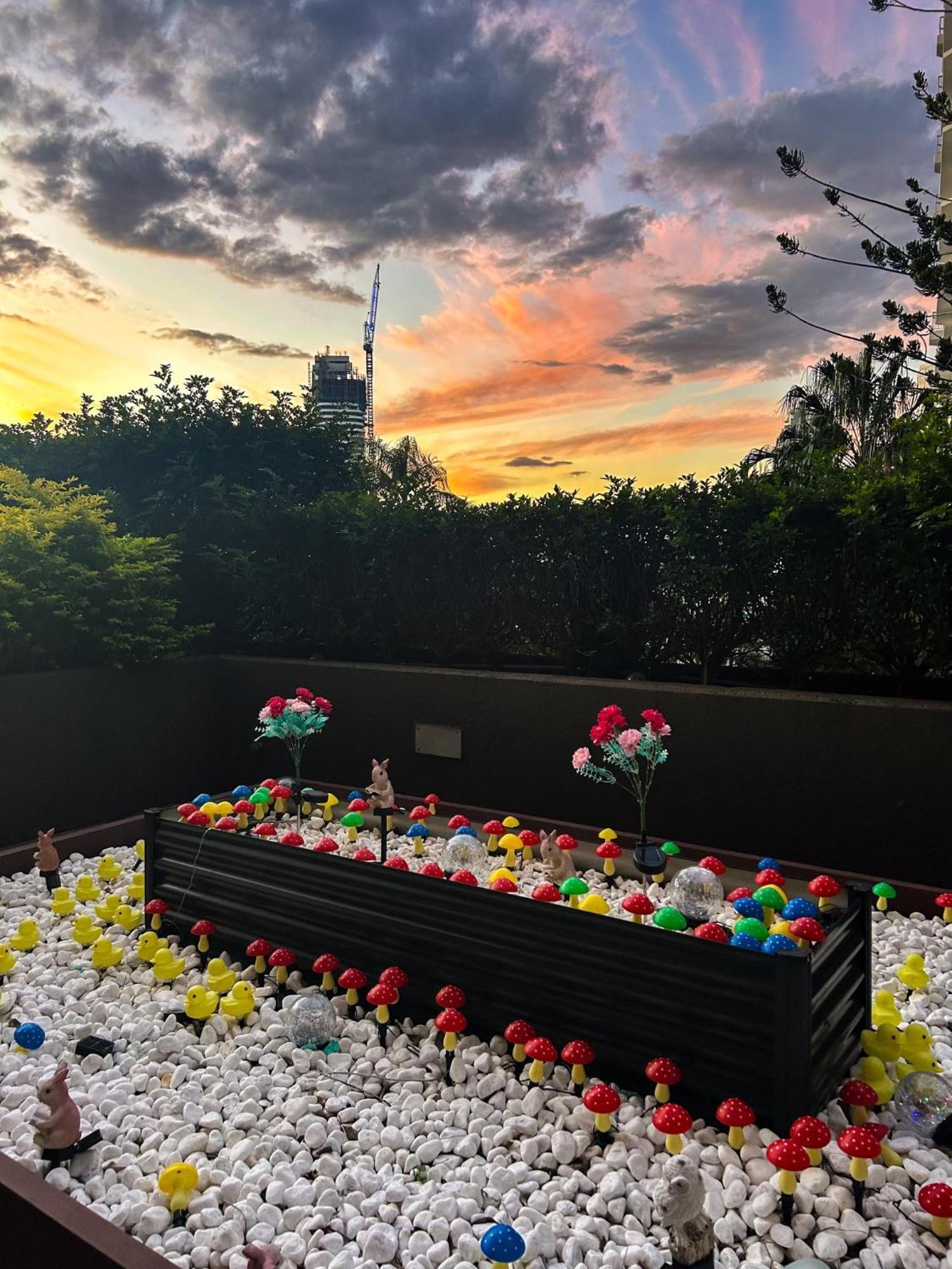 Tiki Hotel Apartments Surfers Paradise Gold Coast Kültér fotó